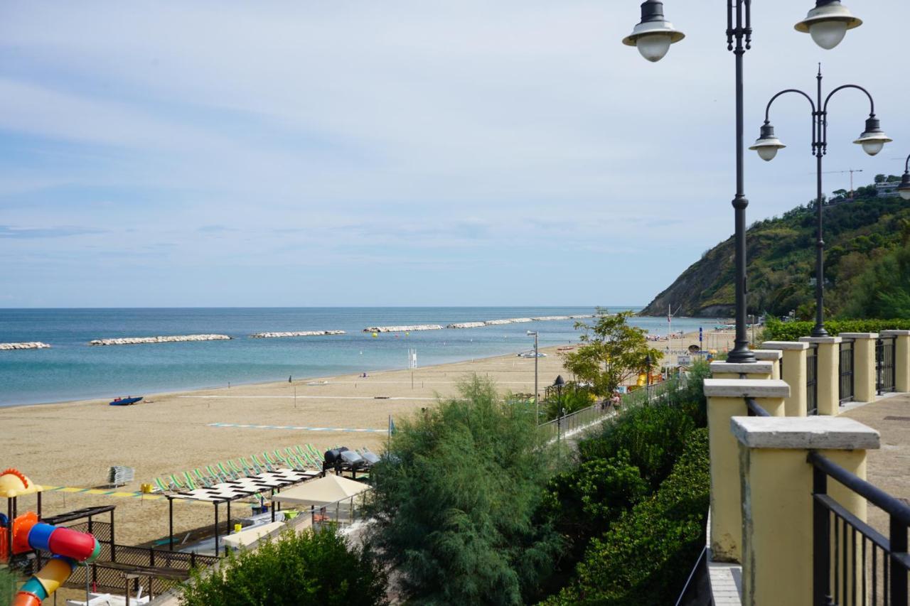 Giovanna Regina Hotel Gabicce Mare Dış mekan fotoğraf