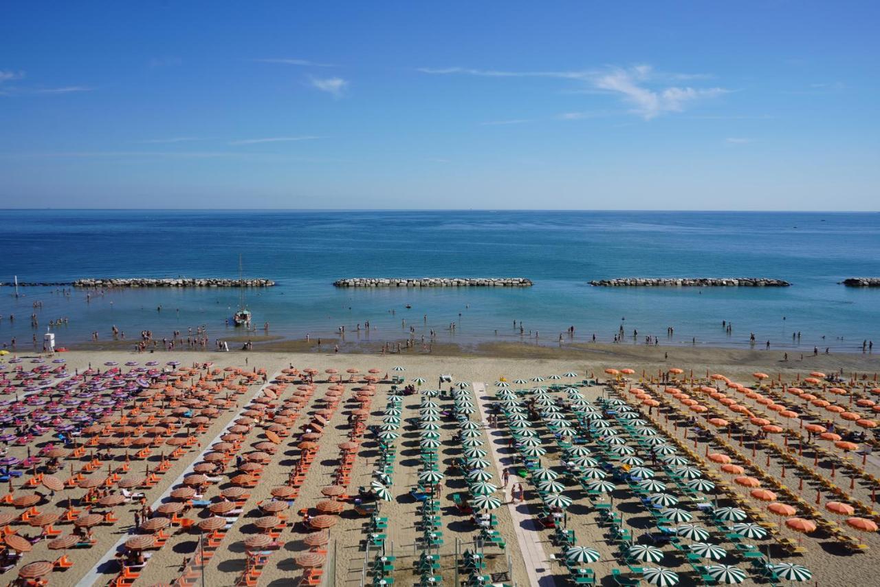 Giovanna Regina Hotel Gabicce Mare Dış mekan fotoğraf