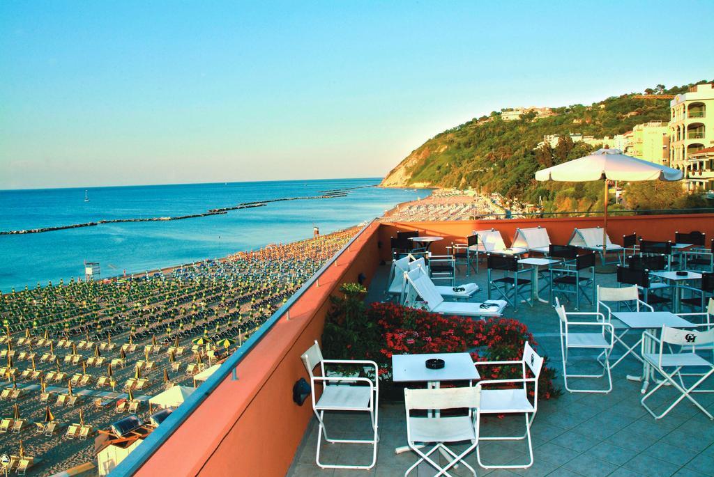 Giovanna Regina Hotel Gabicce Mare Dış mekan fotoğraf
