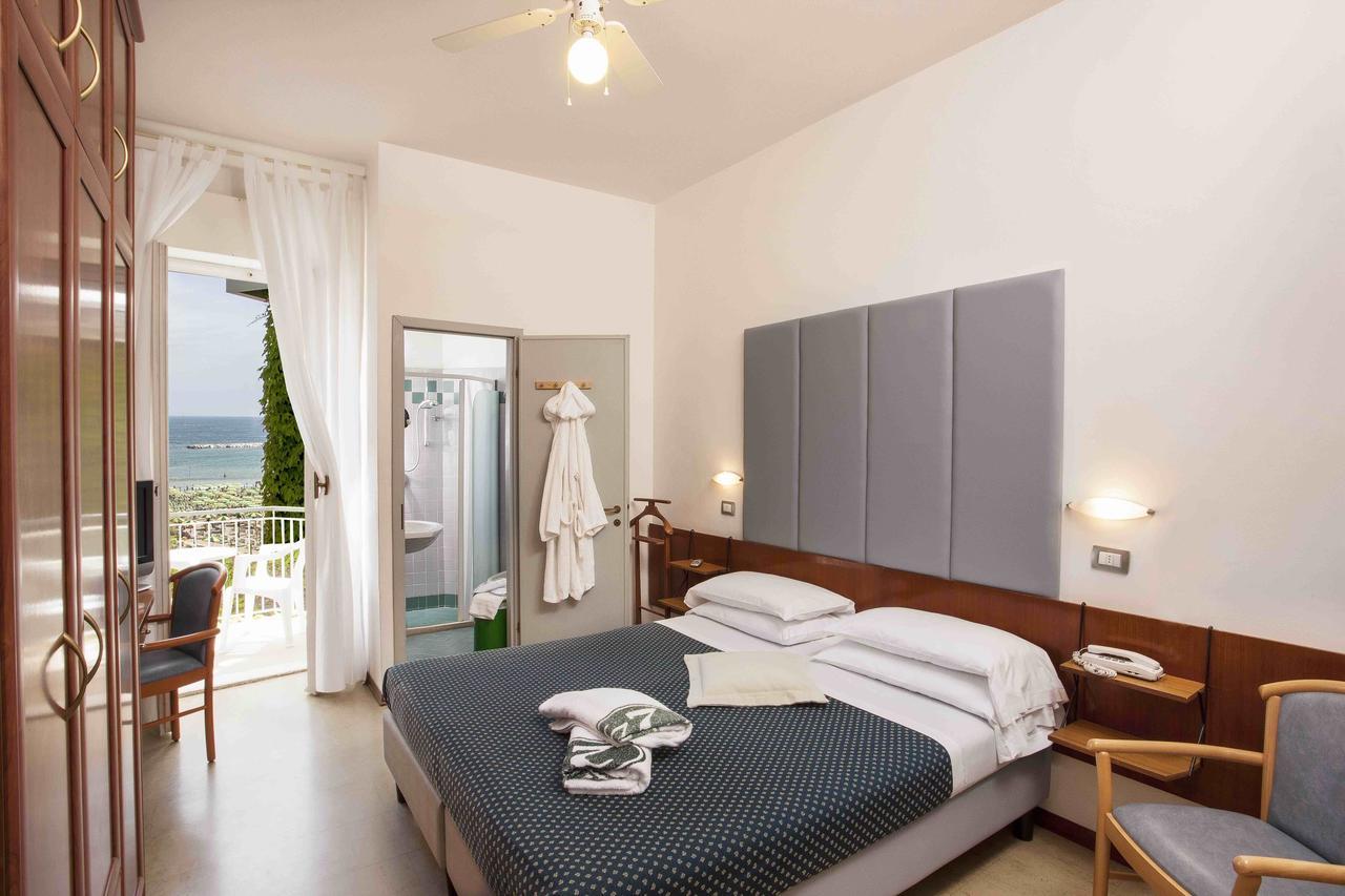 Giovanna Regina Hotel Gabicce Mare Dış mekan fotoğraf