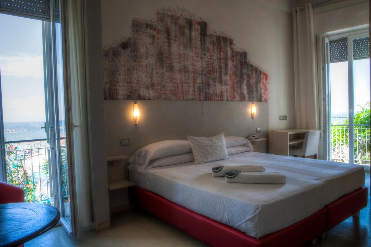 Giovanna Regina Hotel Gabicce Mare Oda fotoğraf